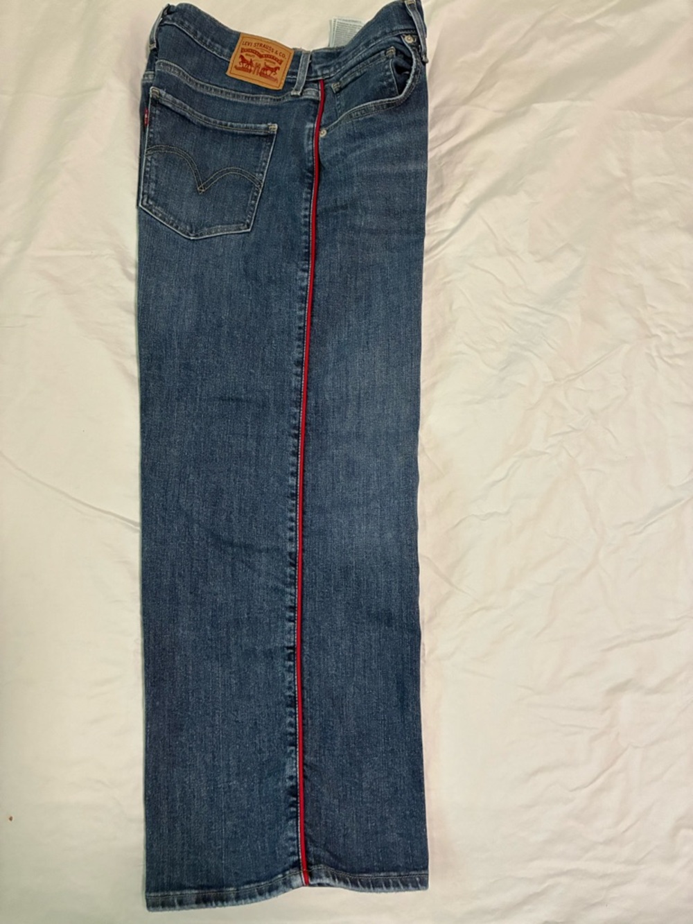Levi's Women's Wide Leg Jeans in Indigo Blue with Tan Patch - Picture 6 of 7